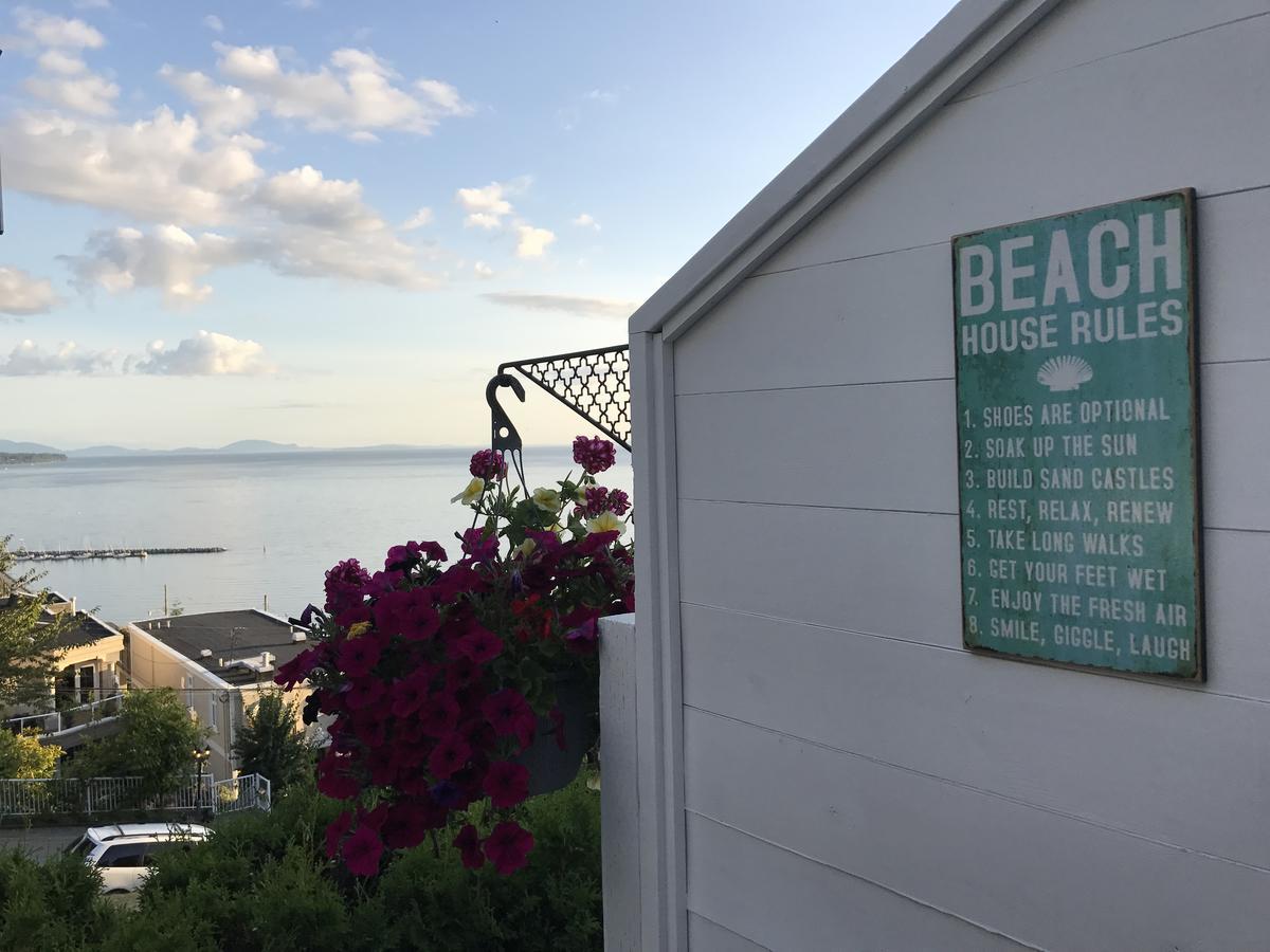 Donna'S Bed & Breakfast White Rock Exterior photo